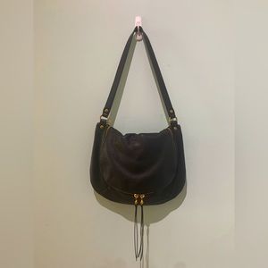 Hobo Fern Medium Shoulder Bag in Black